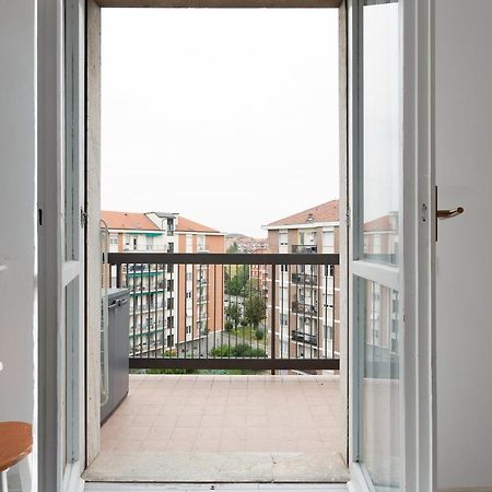 Apartment With Balcony -Bisceglie Red Line Subway Milão Exterior foto