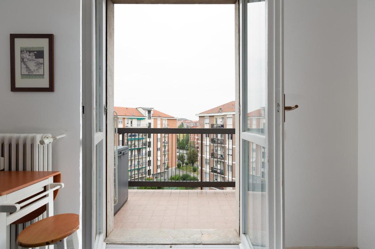 Apartment With Balcony -Bisceglie Red Line Subway Milão Exterior foto