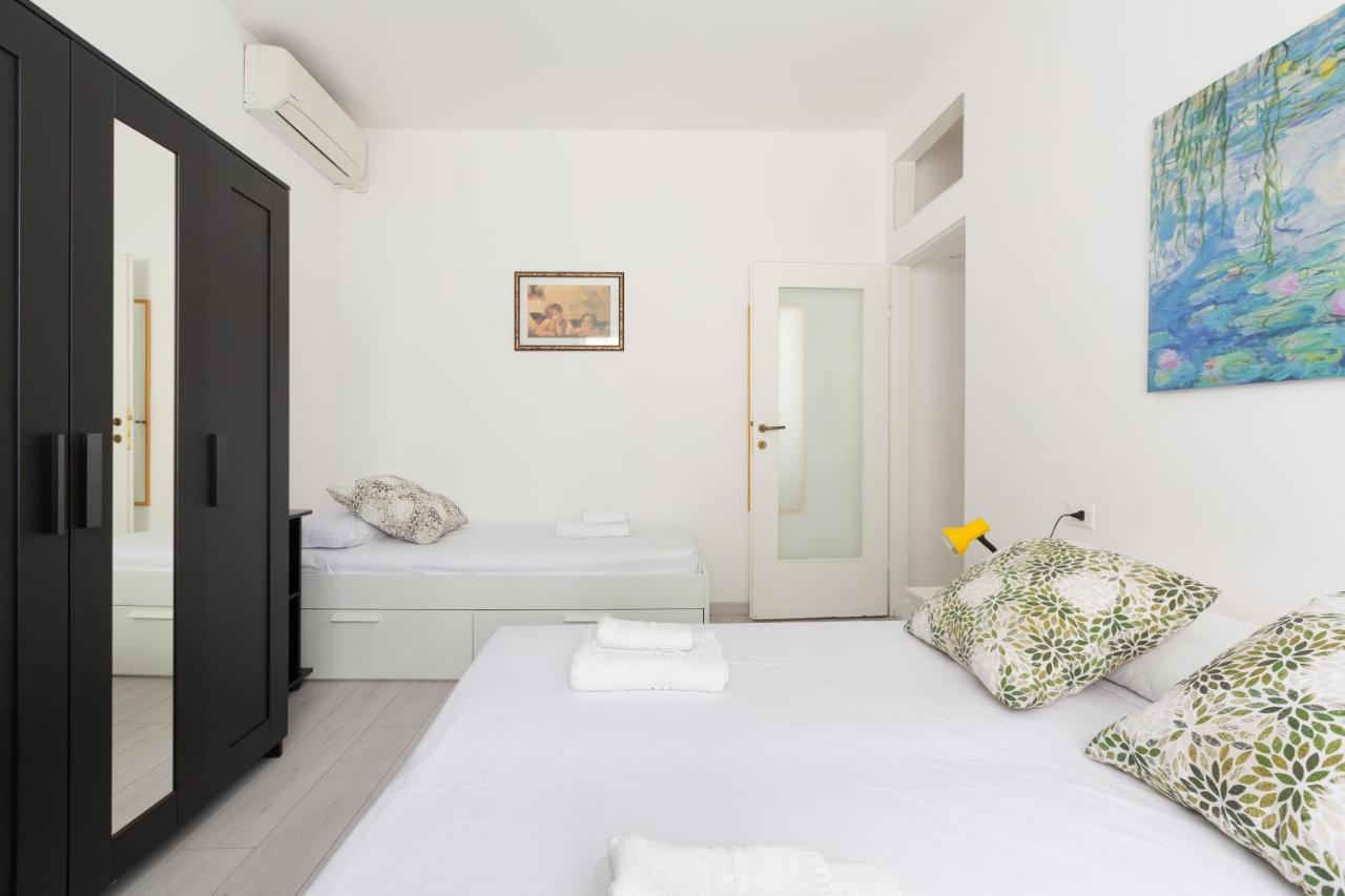 Apartment With Balcony -Bisceglie Red Line Subway Milão Exterior foto